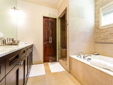 The Ultimate Accommodation Exceptional Interior Posh !